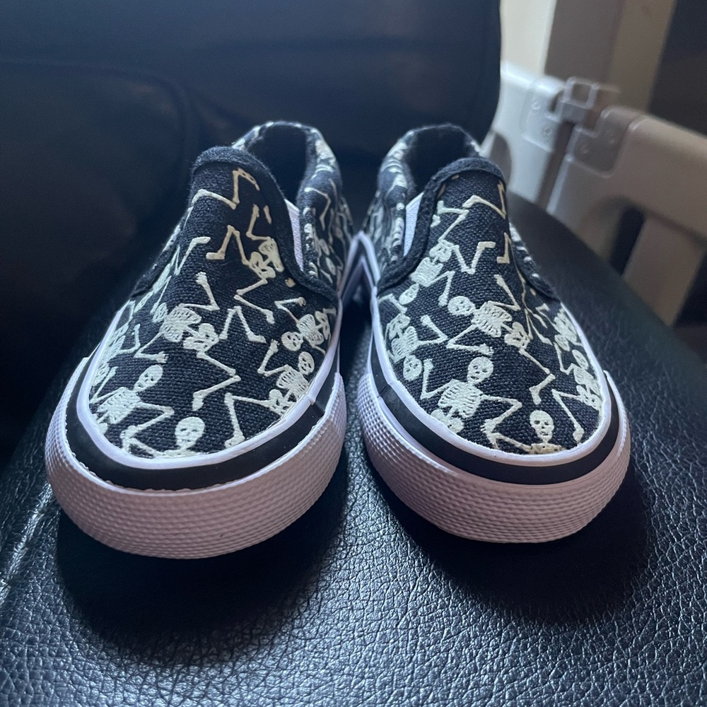 Kids Skeleton Print Slip-On Shoes - Black - Picture 5 of 5